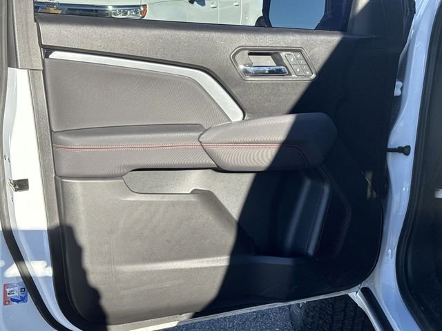 Used 2025 Chevrolet Colorado Z71 w/ Technology Package image 21
