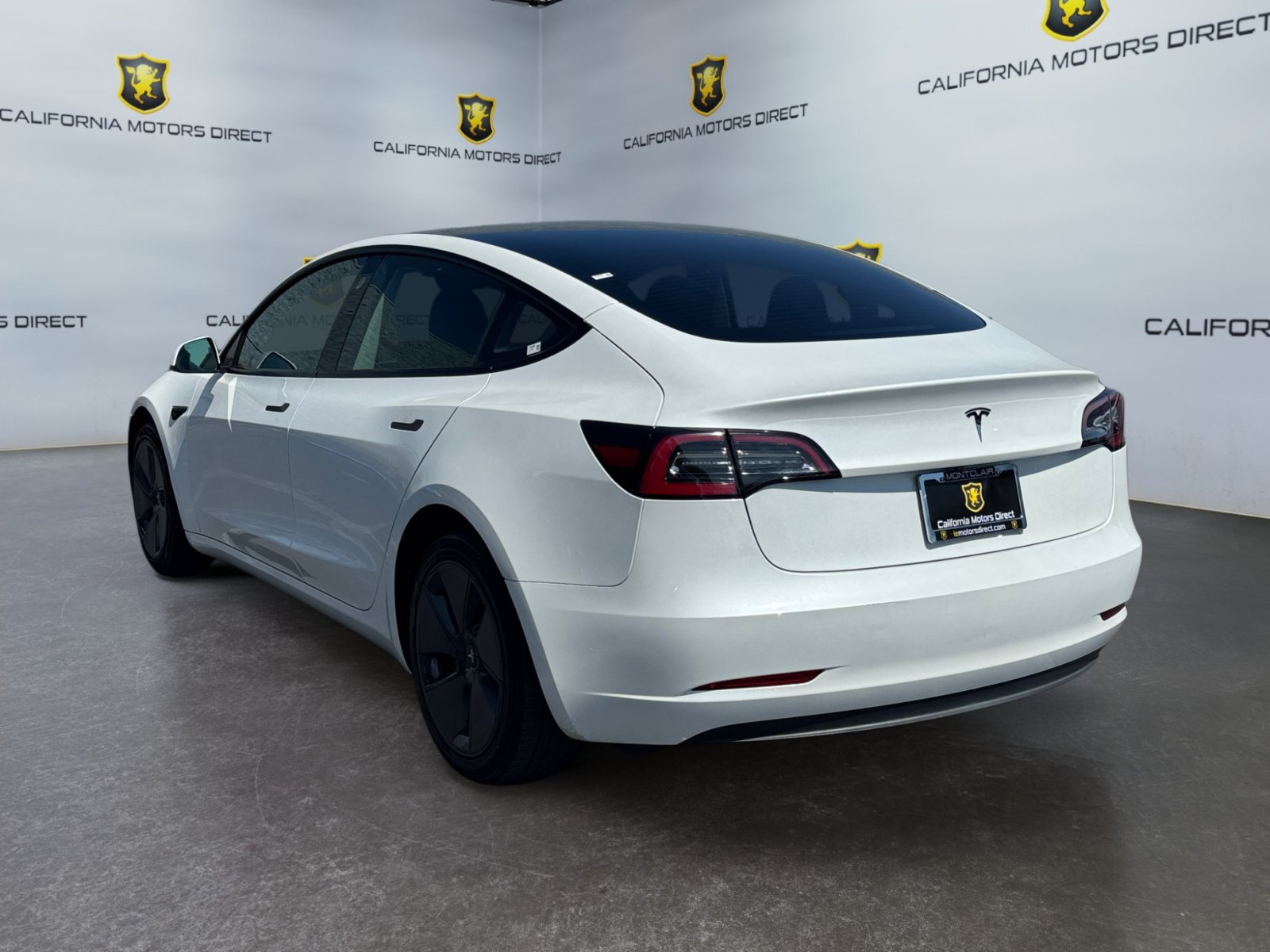Used 2023 Tesla Model 3 Standard Range RWD image 3