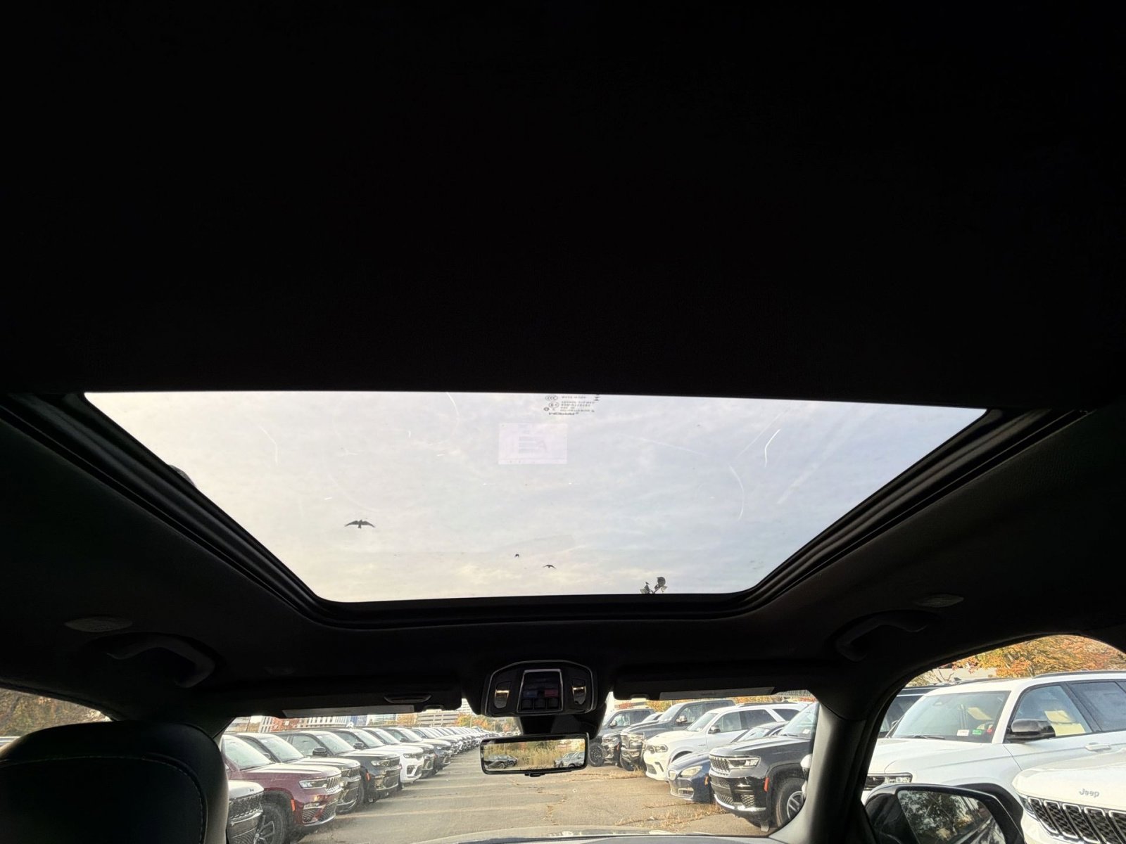 New 2025 Jeep Grand Cherokee Limited w/ Luxury Tech Group II image 24