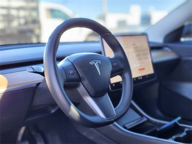 Used 2020 Tesla Model 3 image 19