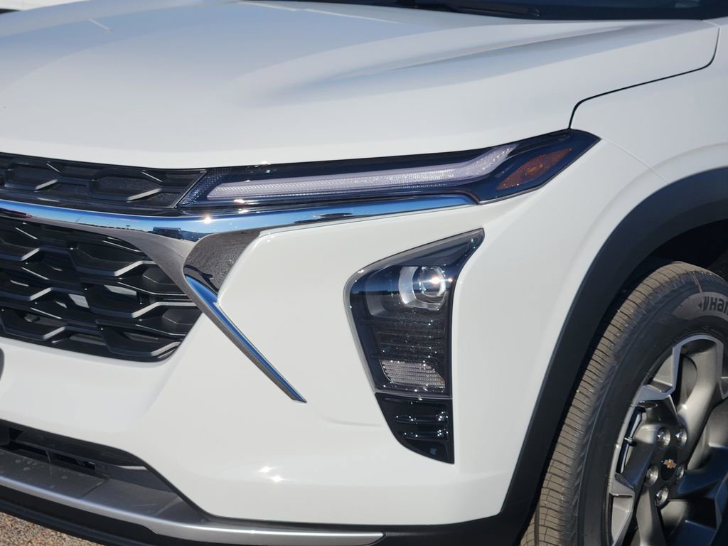 New 2026 Chevrolet Trax LT w/ LT Convenience Package FWD image 5