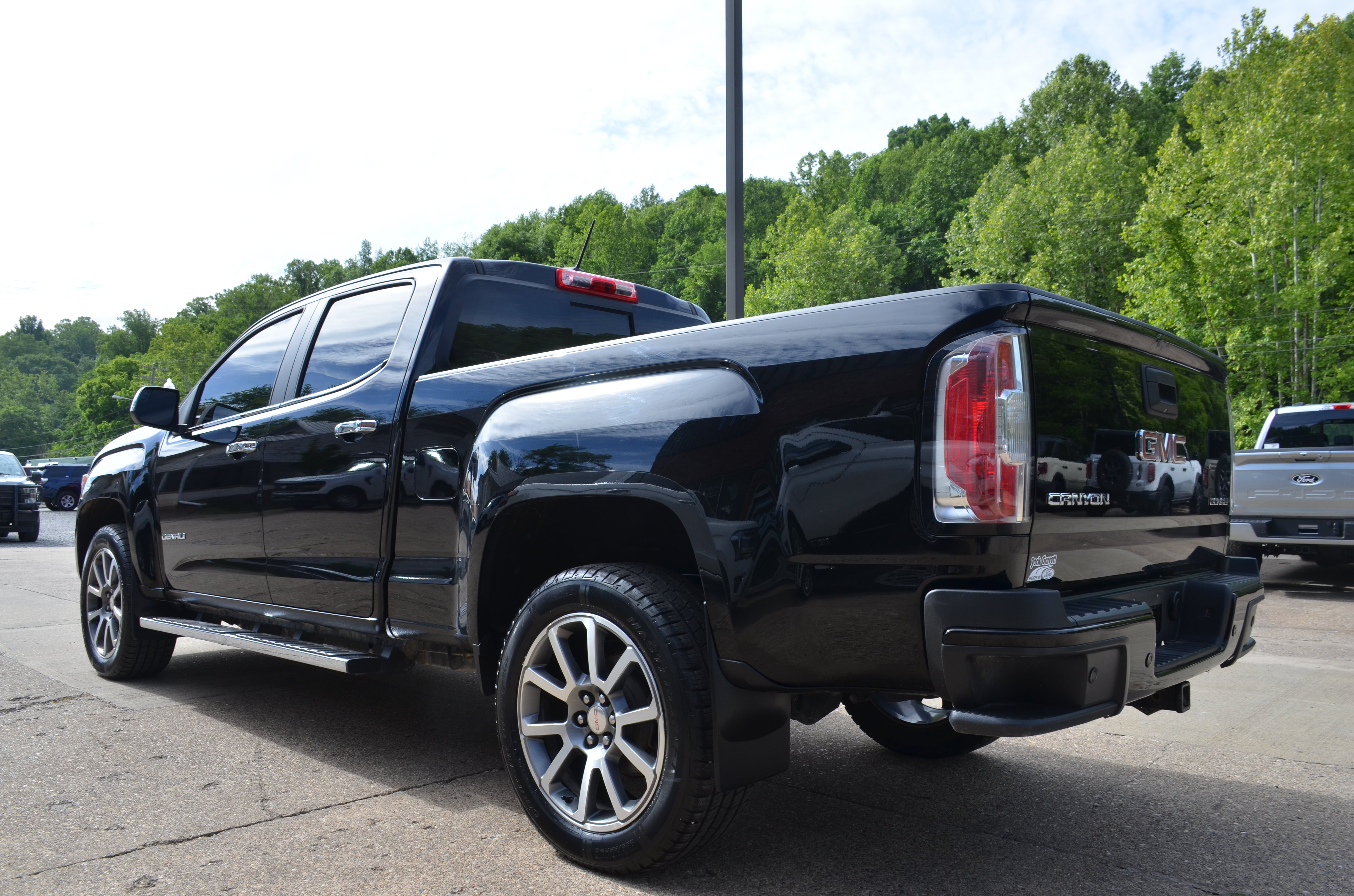 Used 2020 GMC Canyon Denali AWD/4WD image 2