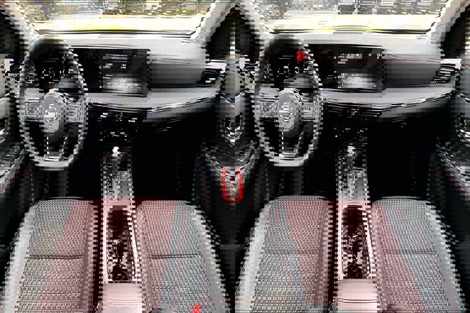 Used 2025 Nissan Kicks SR w/ Illumination Package image 15