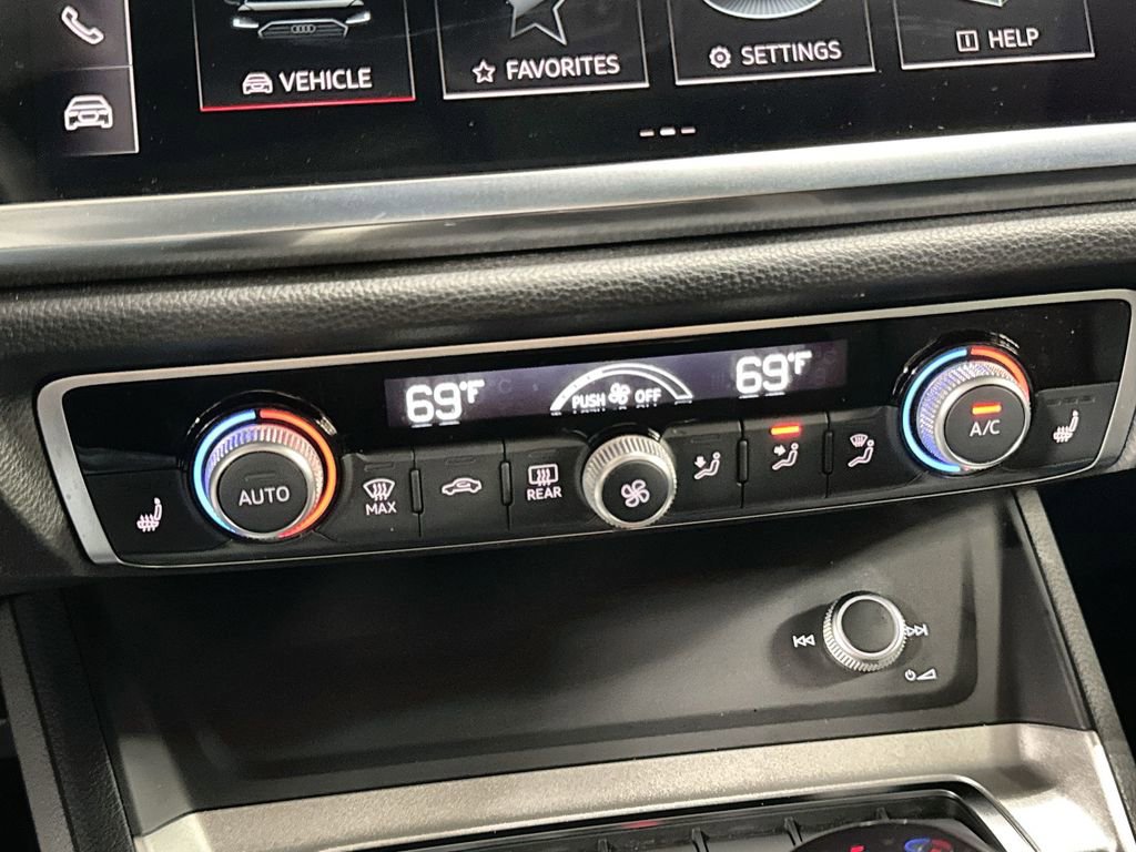 Used 2025 Audi Q3 2.0T Premium image 20