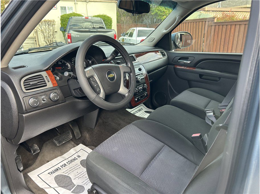 Used 2011 Chevrolet Avalanche LS image 9