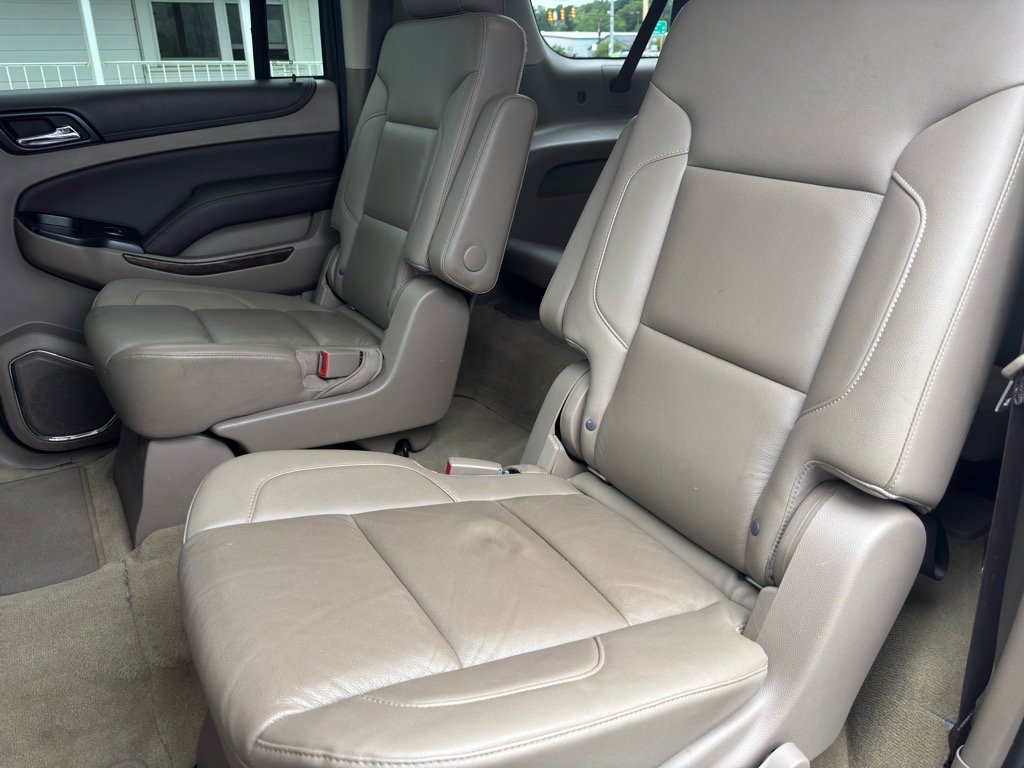 Used 2017 Chevrolet Suburban LT image 17