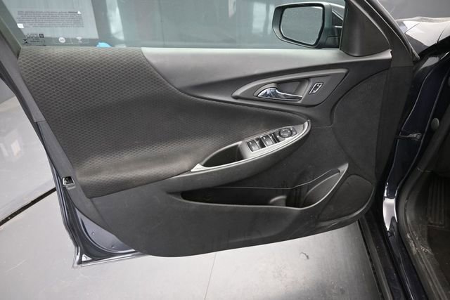 Used 2023 Chevrolet Malibu LT FWD image 16