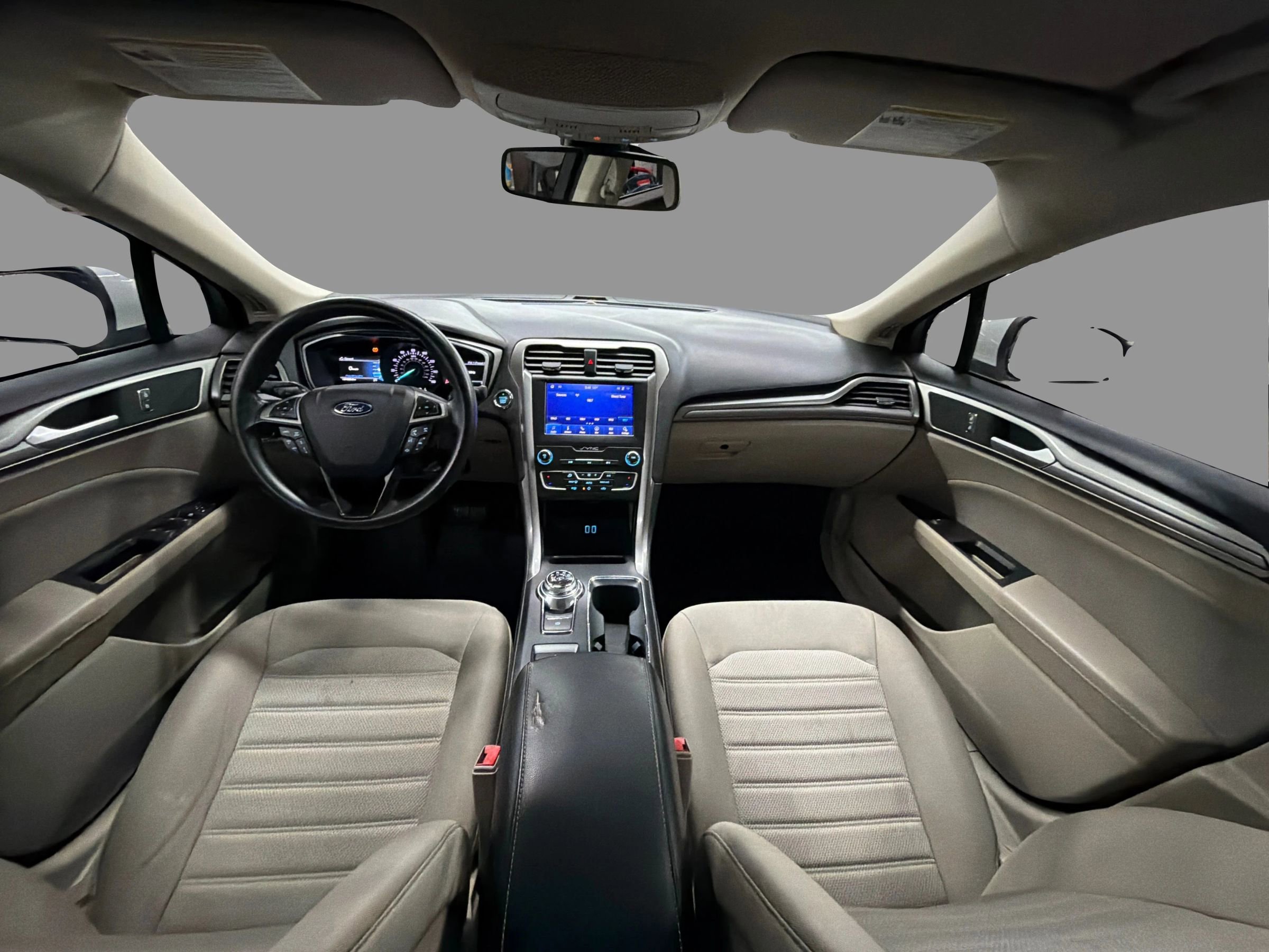 Used 2020 Ford Fusion SE FWD image 33