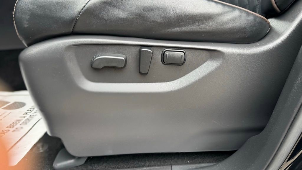 Used 2022 Nissan Armada Platinum w/ Captain's Chairs Package image 17