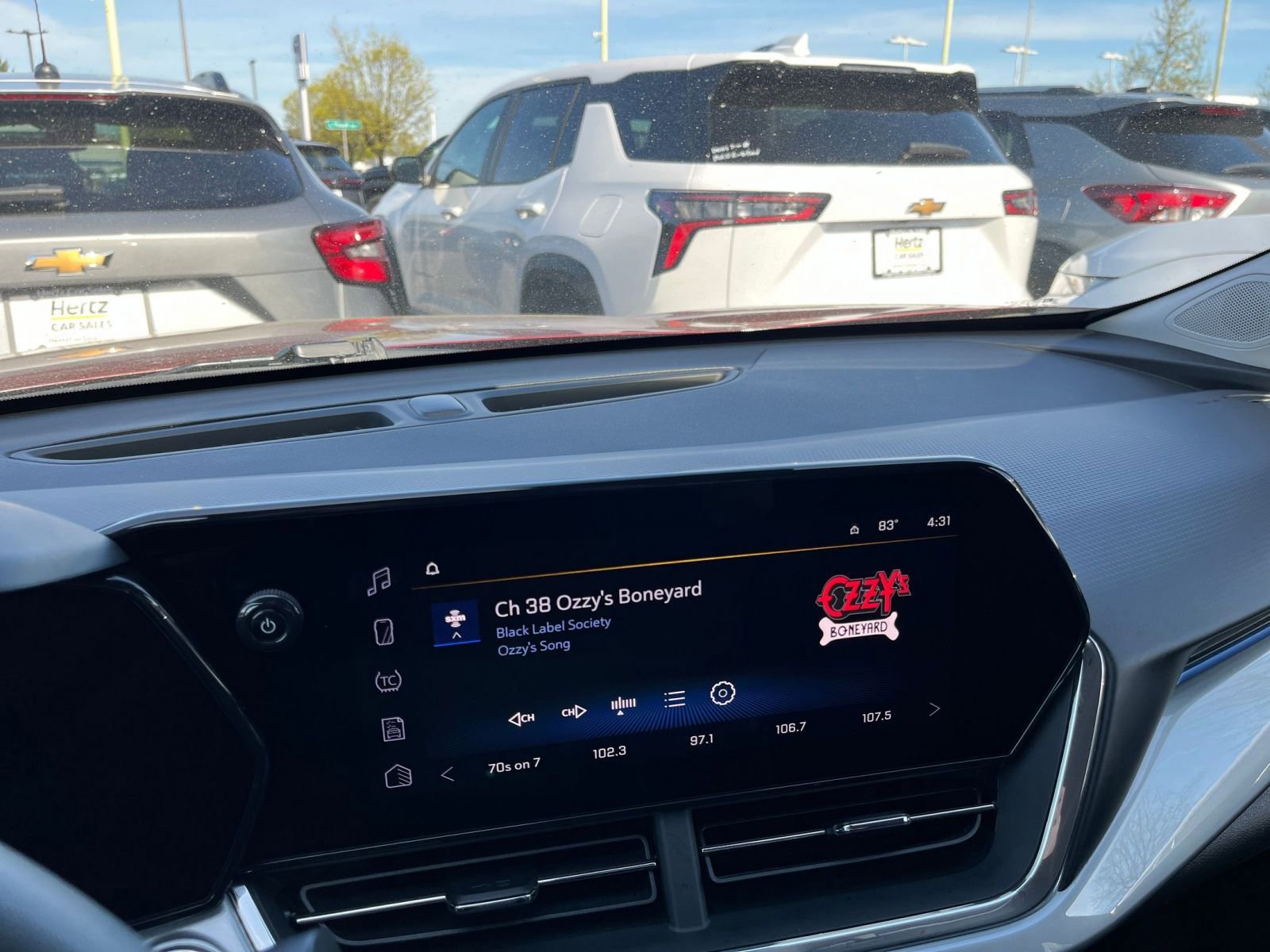Used 2025 Chevrolet Trax LT FWD image 17