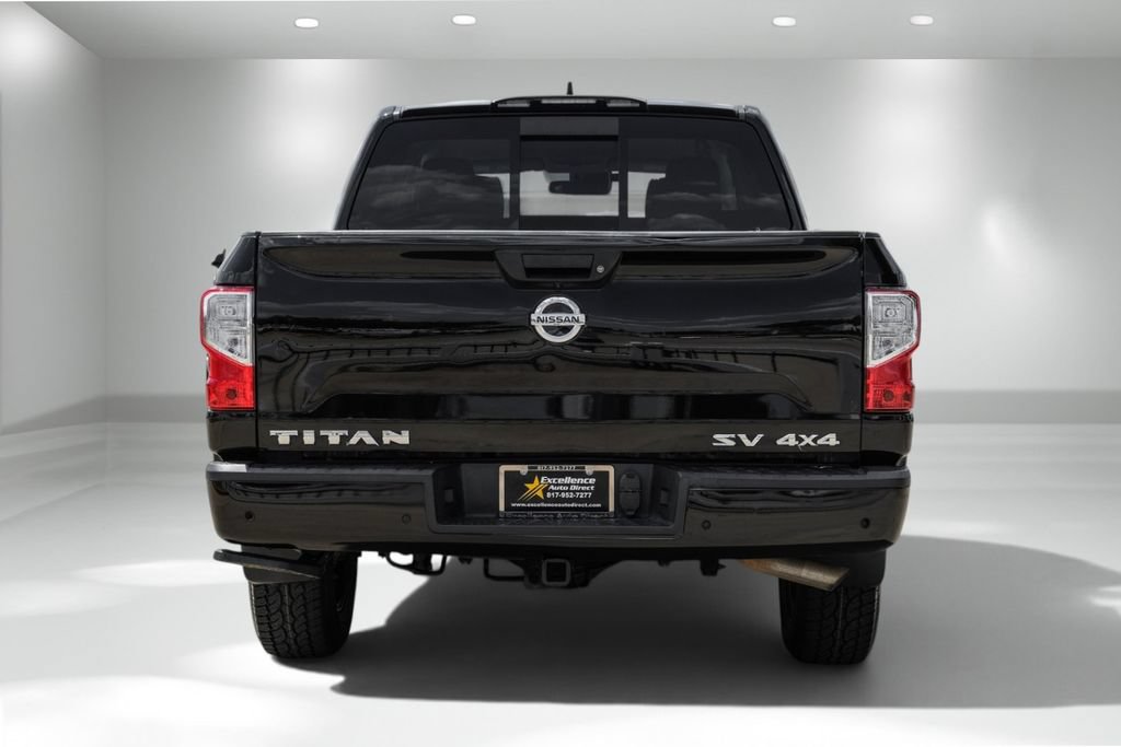 Used 2022 Nissan Titan SV w/ Accessory Utility Package AWD/4WD image 7