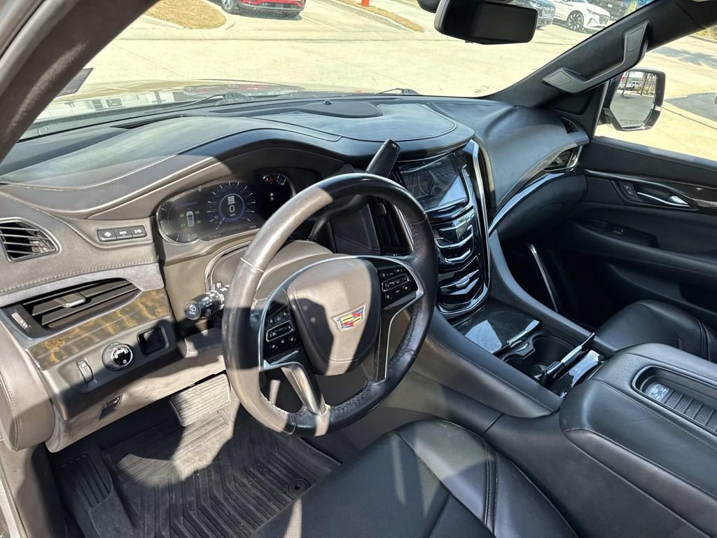 Used 2019 Cadillac Escalade Platinum image 21