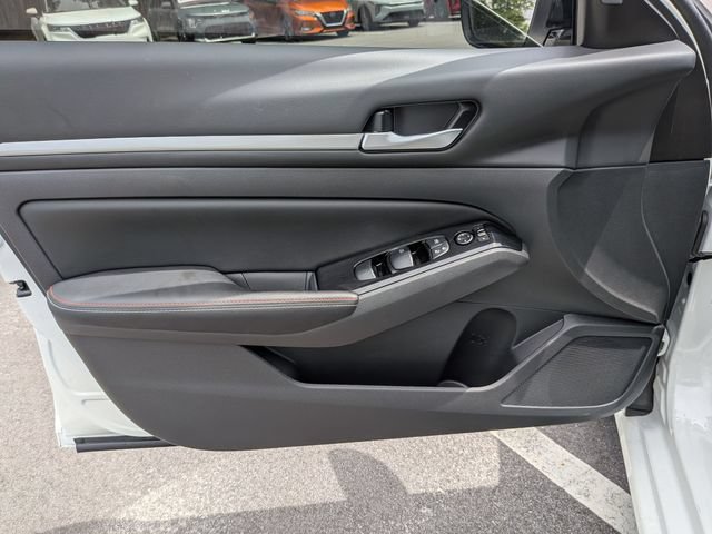 Used 2024 Nissan Altima 2.5 SR w/ SR Premium Package FWD image 10