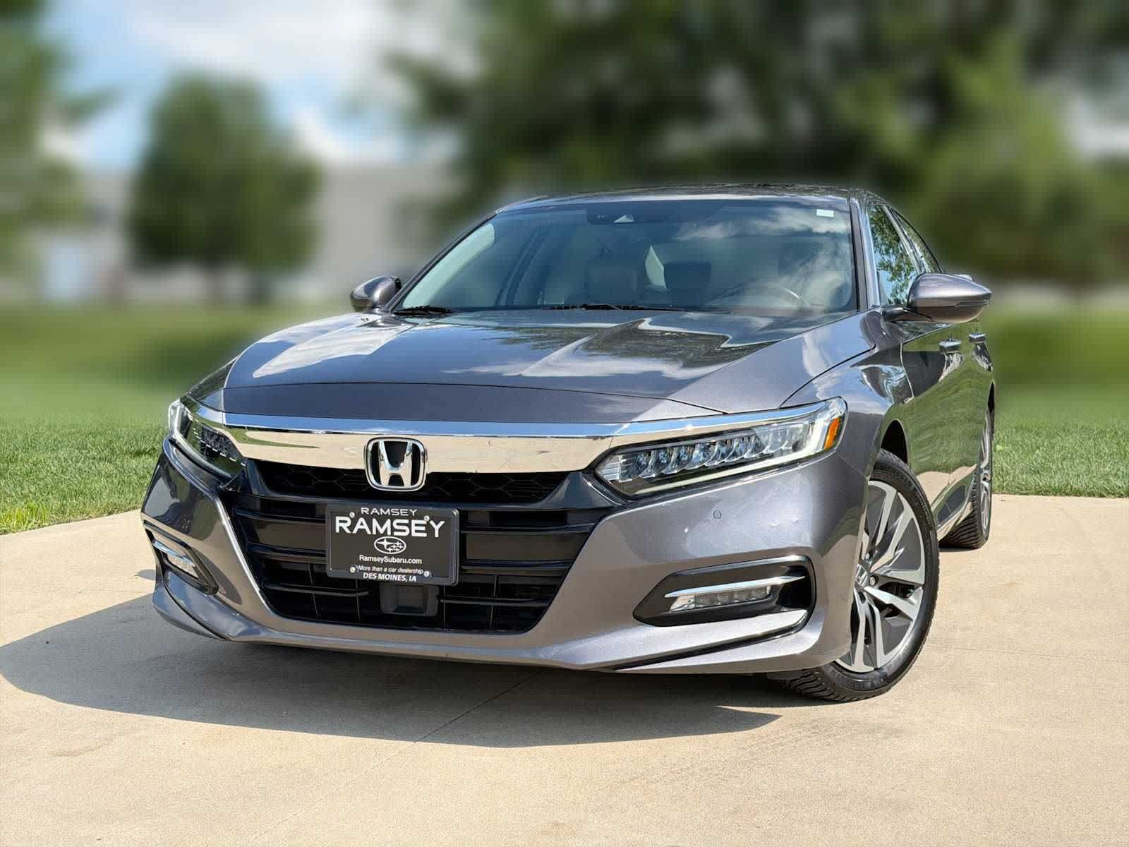Used 2018 Honda Accord Touring image 1