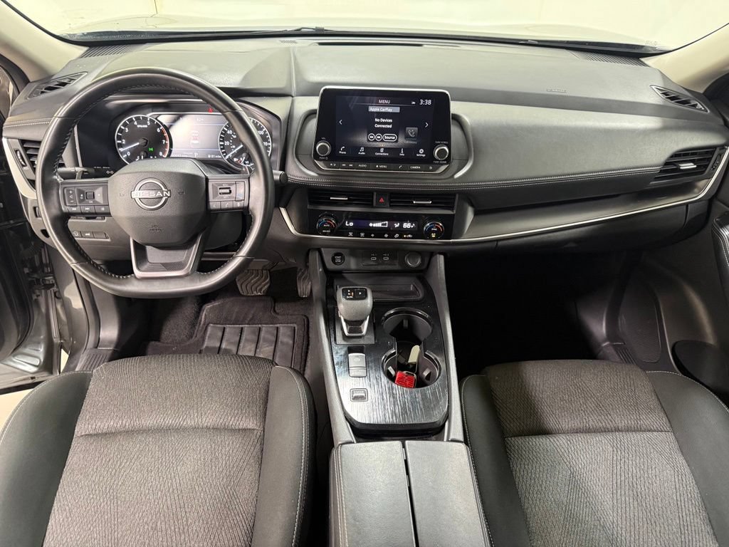 Used 2025 Nissan Rogue SV FWD image 2