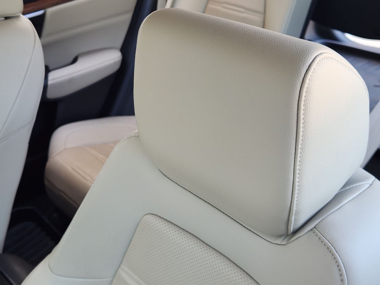 Used 2018 Honda CR-V Touring image 11