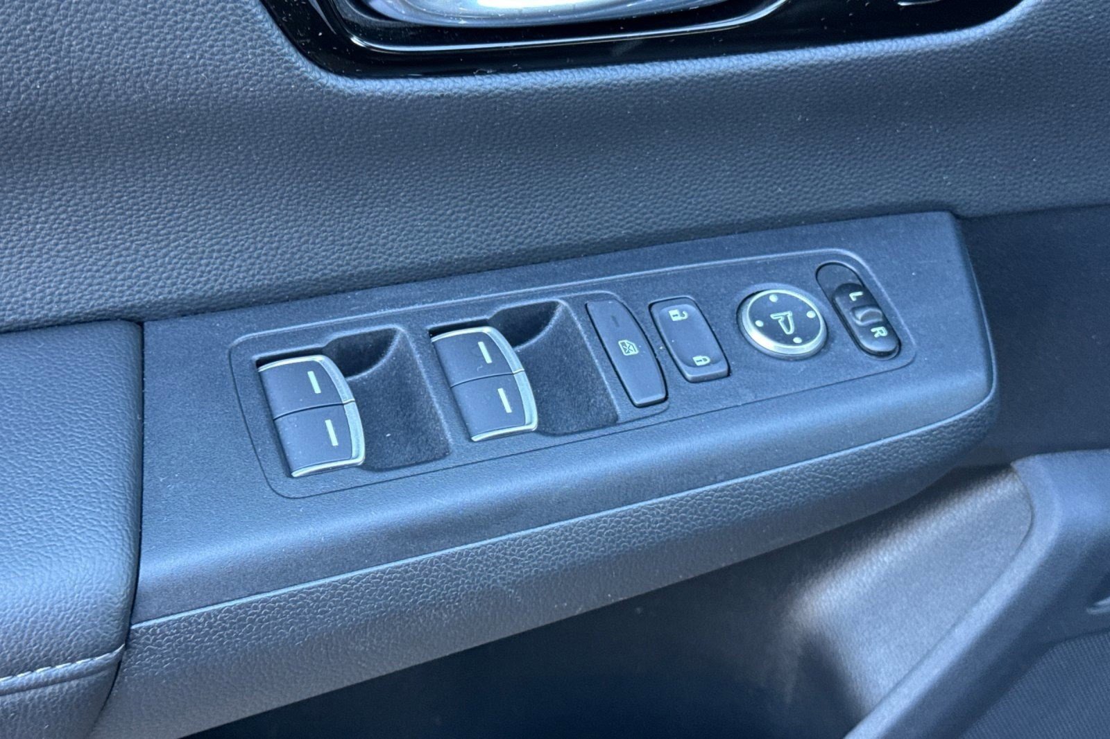 Certified 2025 Honda CR-V EX-L image 13