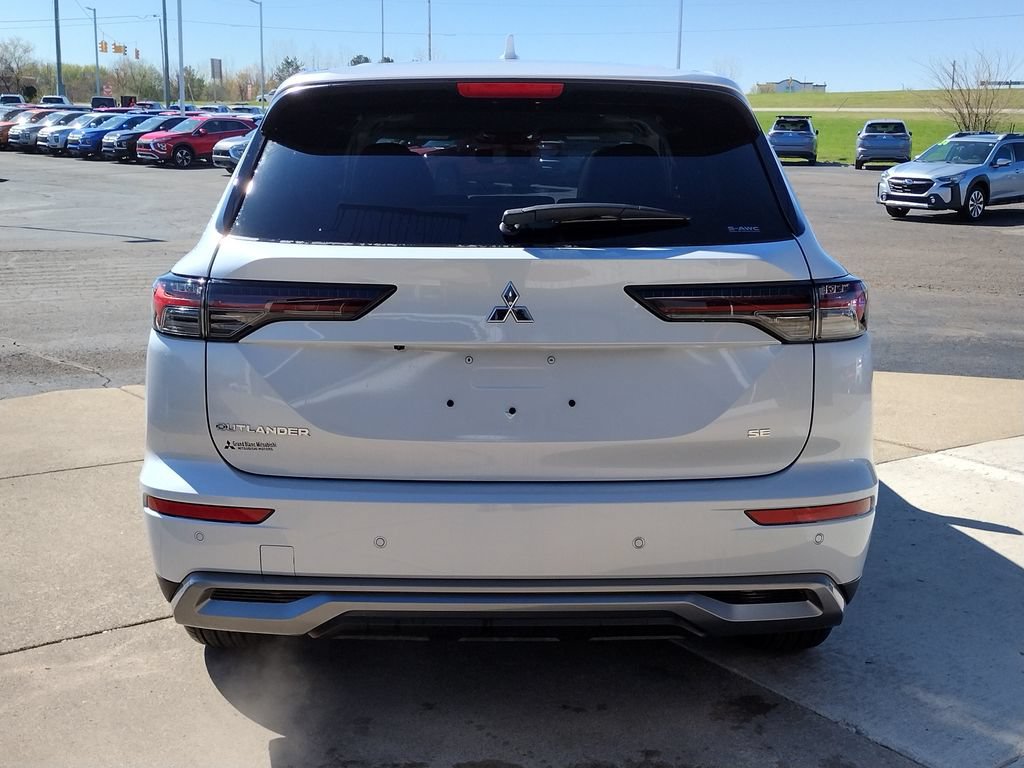 New 2026 Mitsubishi Outlander SE AWD/4WD image 17