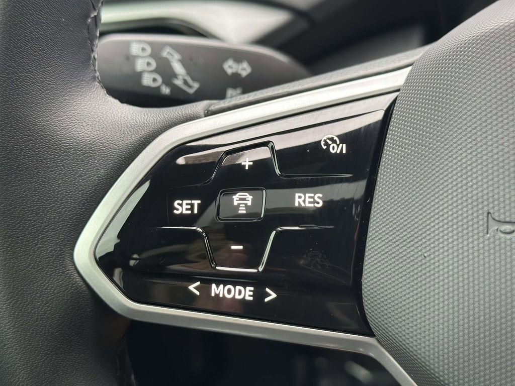 Used 2023 Volkswagen ID.4 Pro S Plus image 19