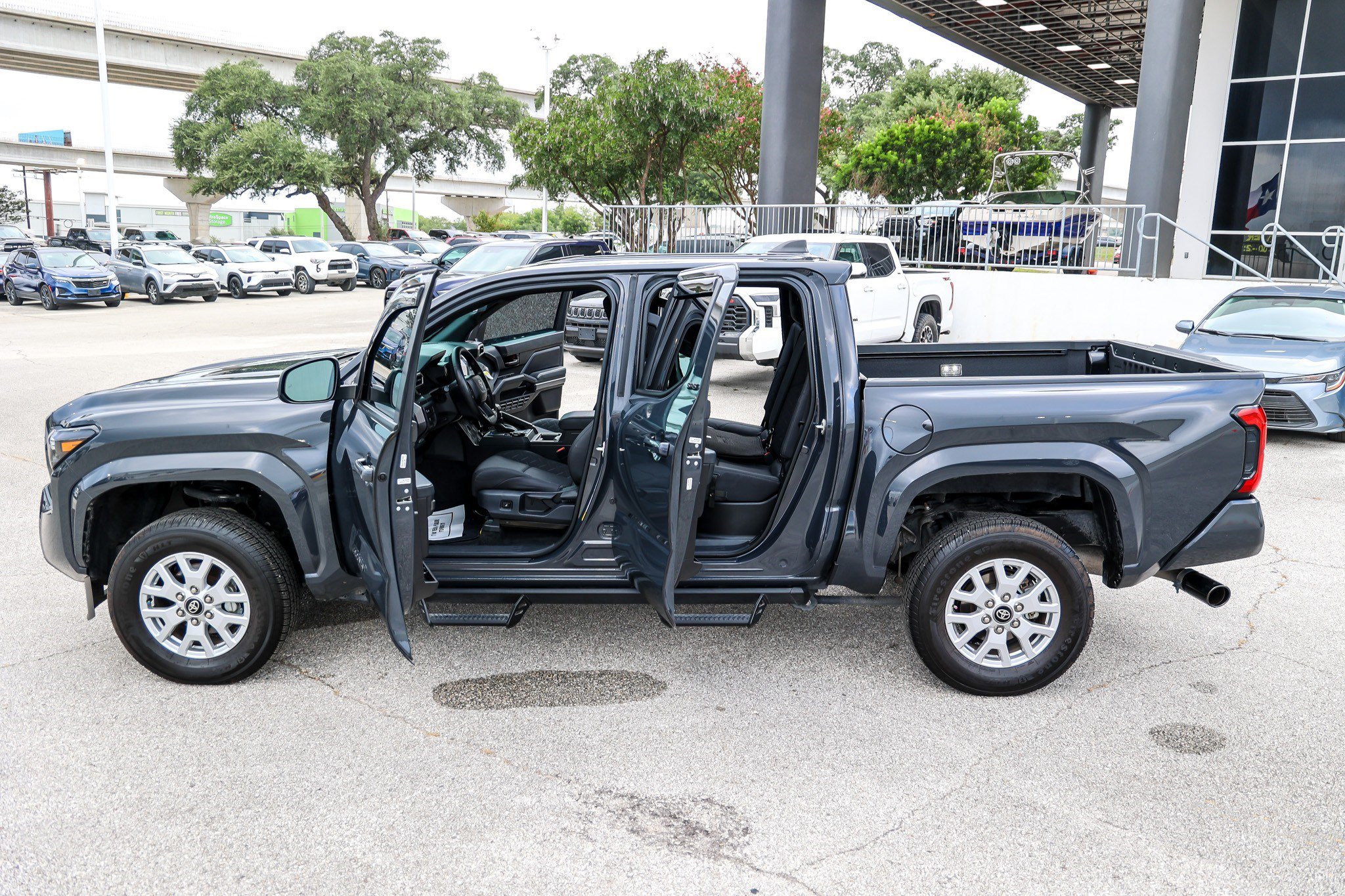 Certified 2025 Toyota Tacoma SR5 AWD/4WD image 11