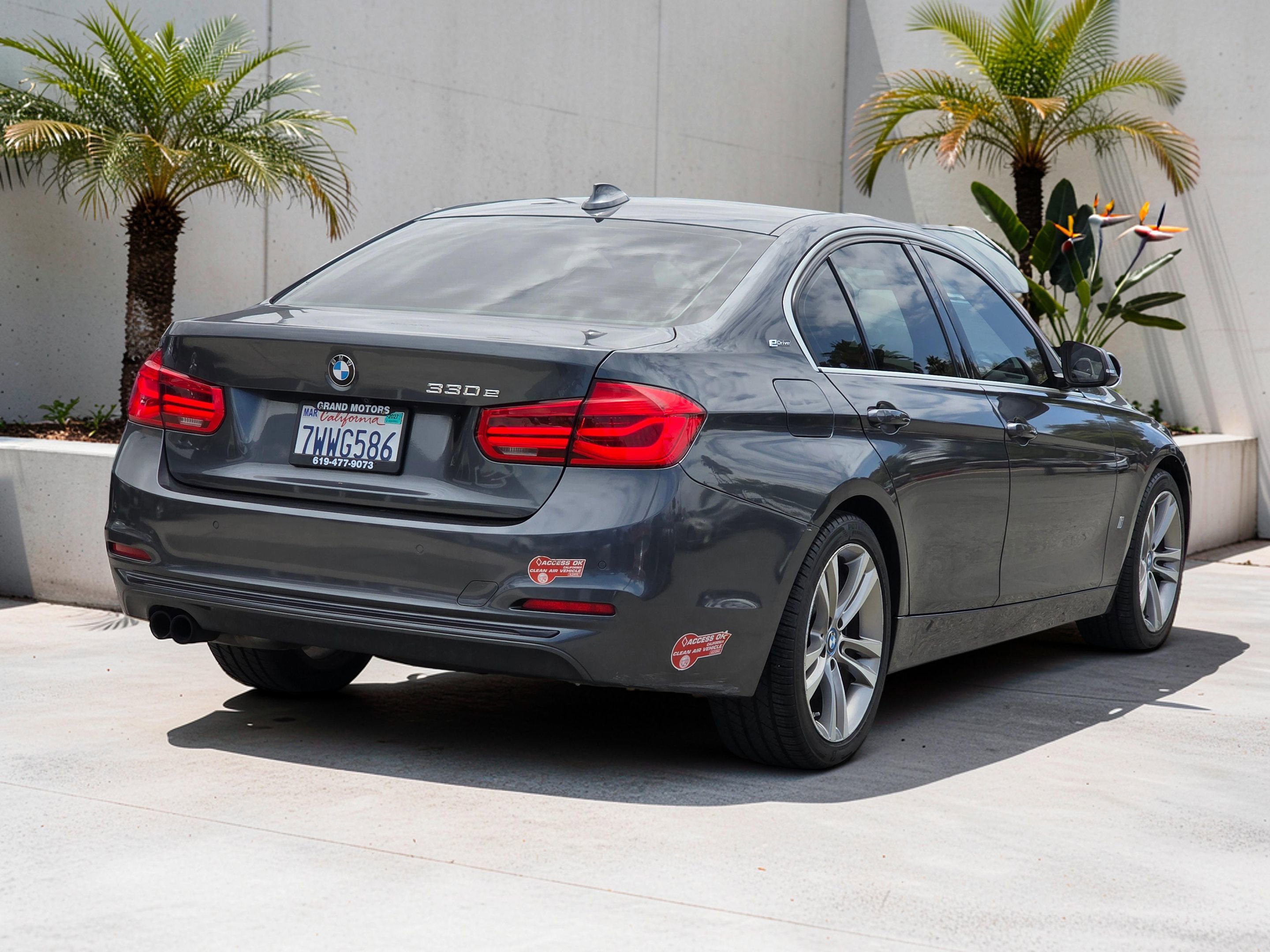 Used 2017 BMW 330e RWD image 7
