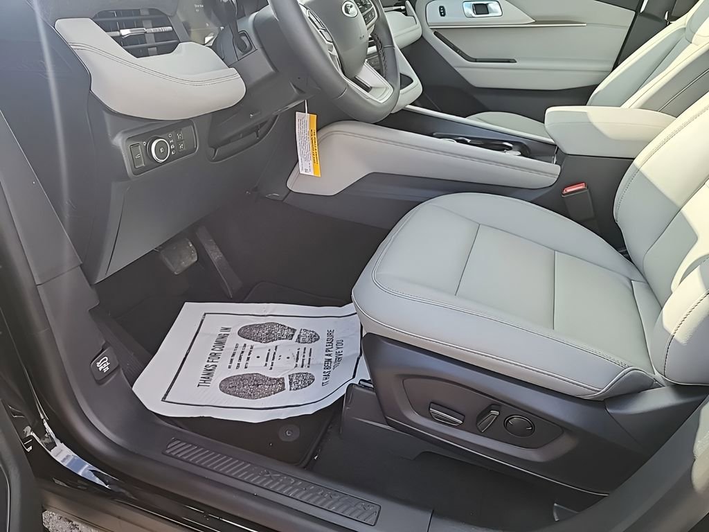 New 2026 Ford Explorer Active w/ Active Comfort Package image 21