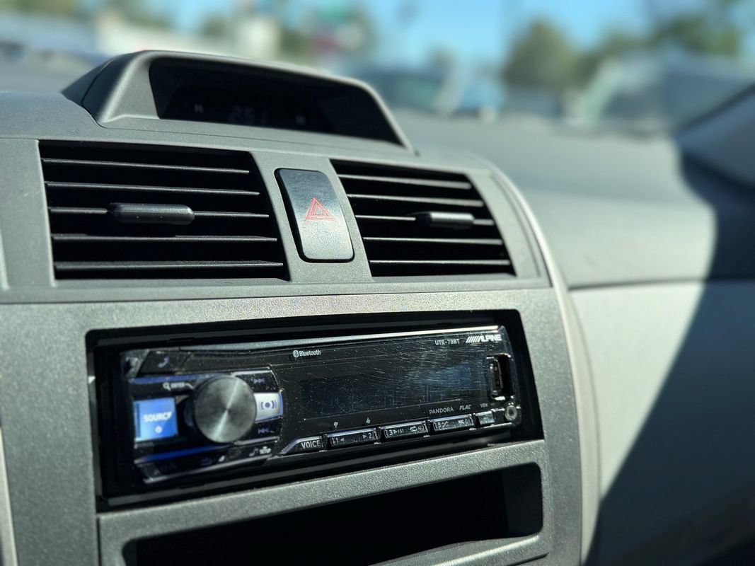 Used 2012 Toyota Corolla L FWD image 18