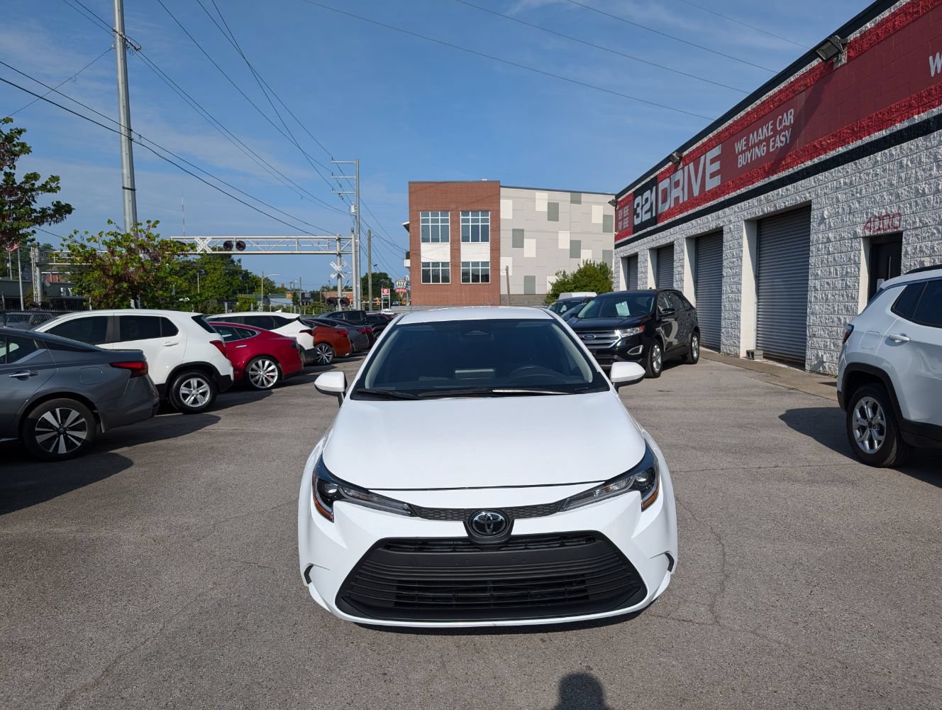 Used 2023 Toyota Corolla LE FWD image 4