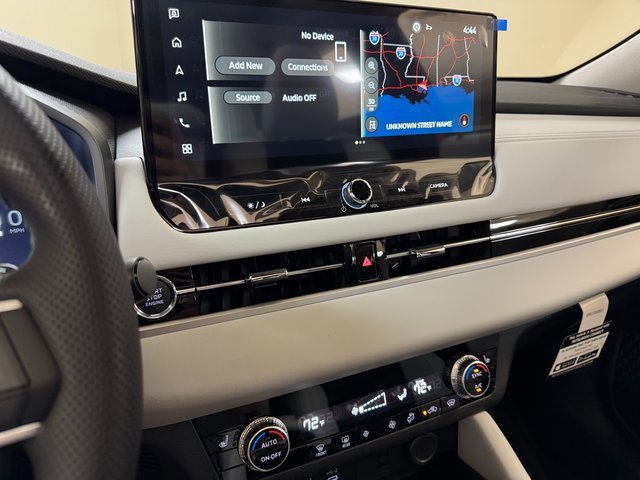 New 2025 Mitsubishi Outlander SE image 14
