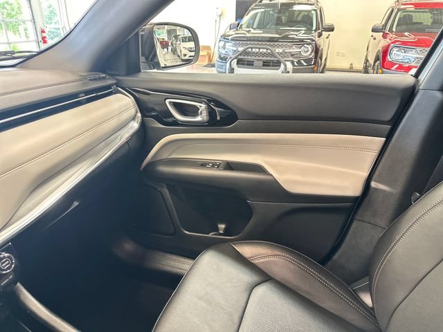 Used 2023 Jeep Compass Limited AWD/4WD image 23