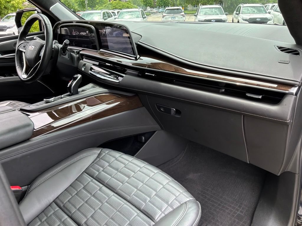 Used 2023 Cadillac Escalade Sport Platinum w/ LPO, ONYX Package AWD/4WD image 38