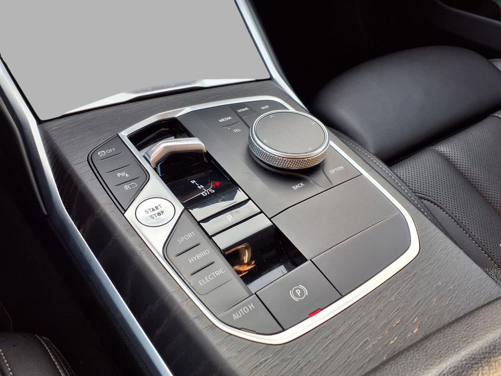 Used 2024 BMW 330e 330e iPerformance image 11