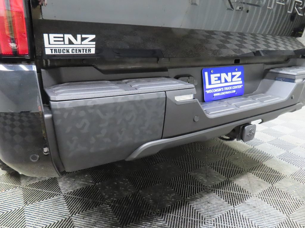 Used 2025 Toyota Tundra Limited AWD/4WD image 45