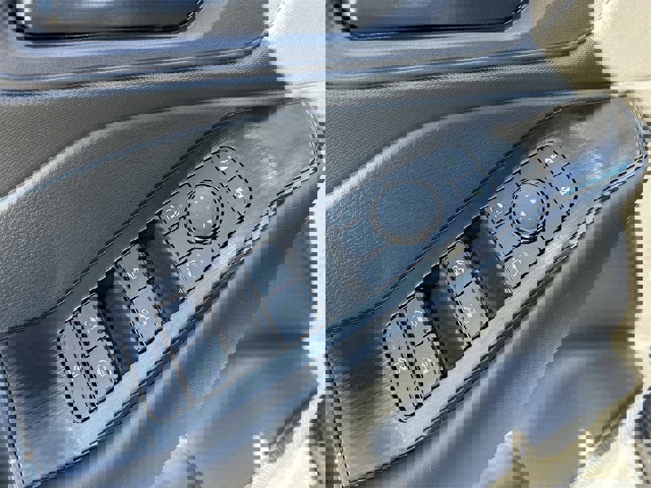 New 2026 Nissan Rogue S image 29