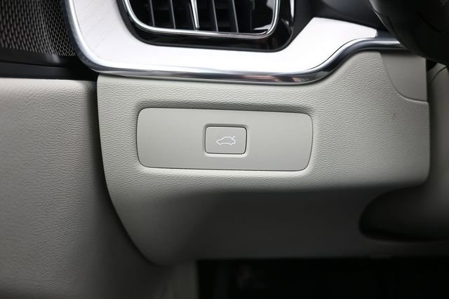 New 2026 Volvo XC60 B5 Ultra w/ Protection Package Premier AWD/4WD image 30