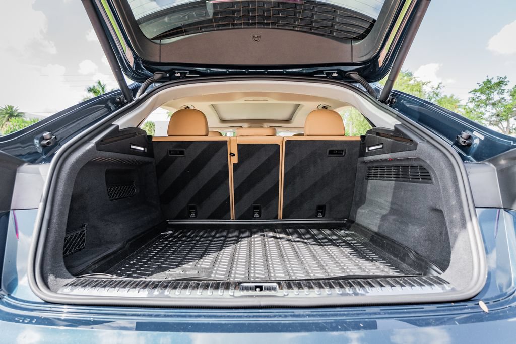 Used 2019 Audi Q8 Prestige AWD/4WD image 46