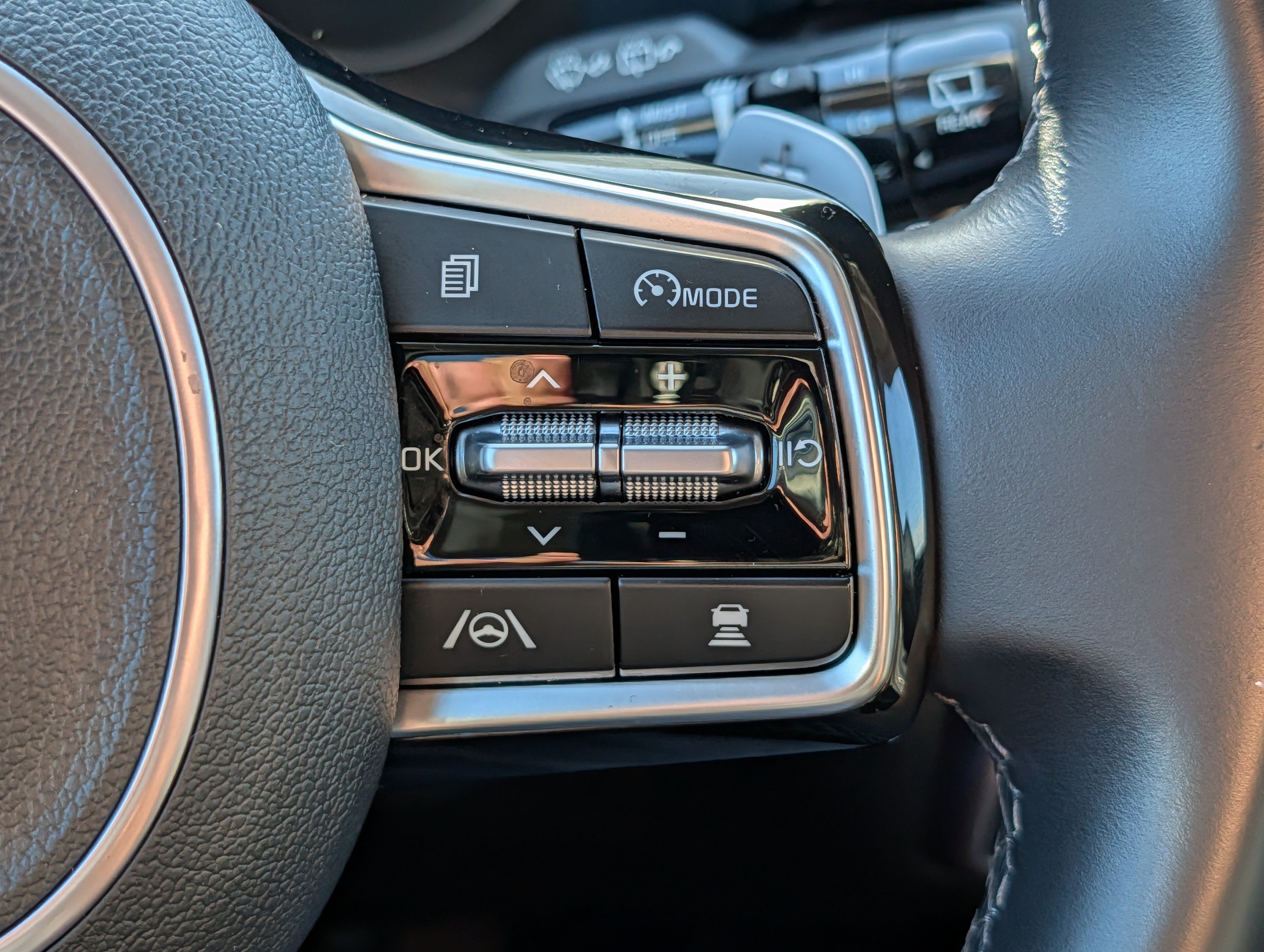Certified 2023 Kia Sorento EX FWD image 30