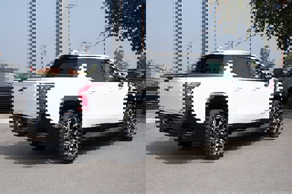New 2024 Chevrolet Silverado EV RST image 4