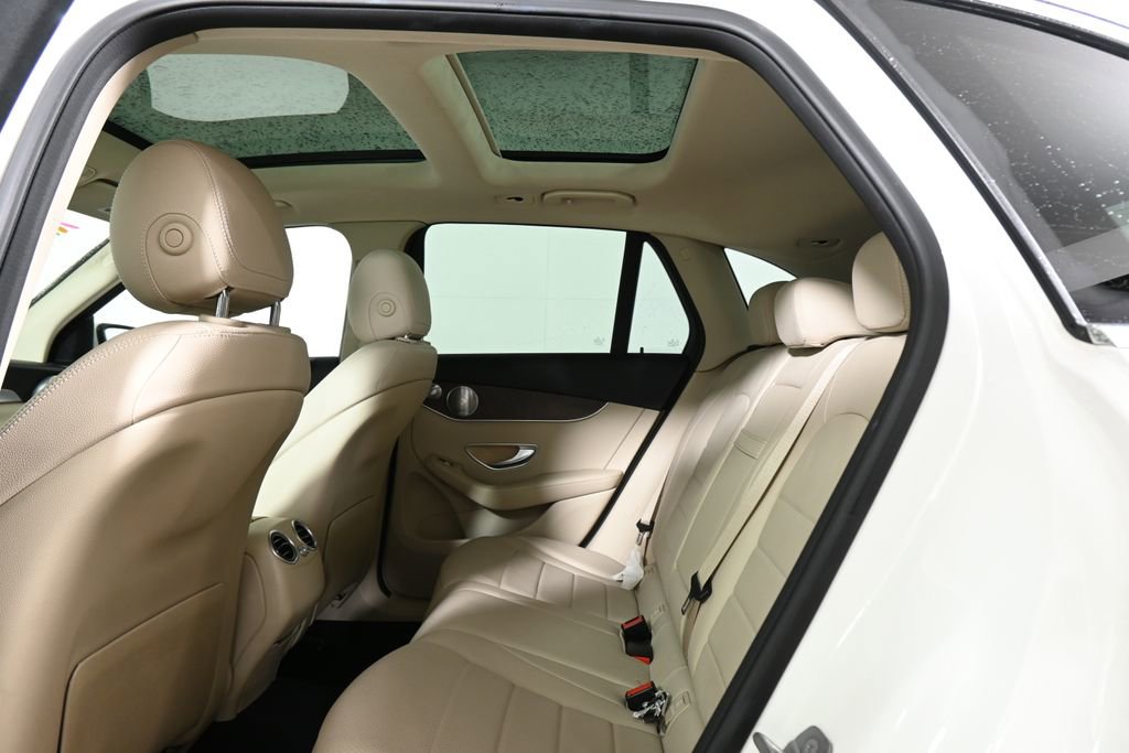 Used 2019 Mercedes-Benz GLC 300 4MATIC image 34