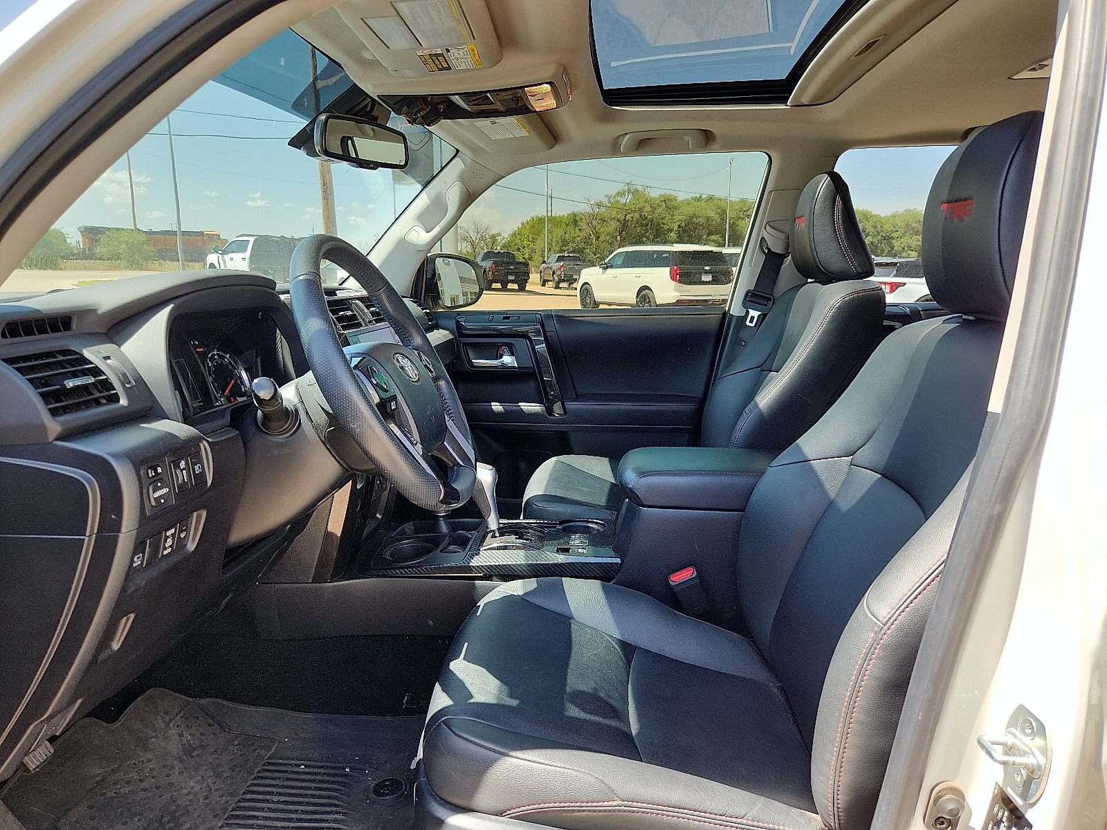 Used 2022 Toyota 4Runner TRD Off-Road Premium AWD/4WD image 13