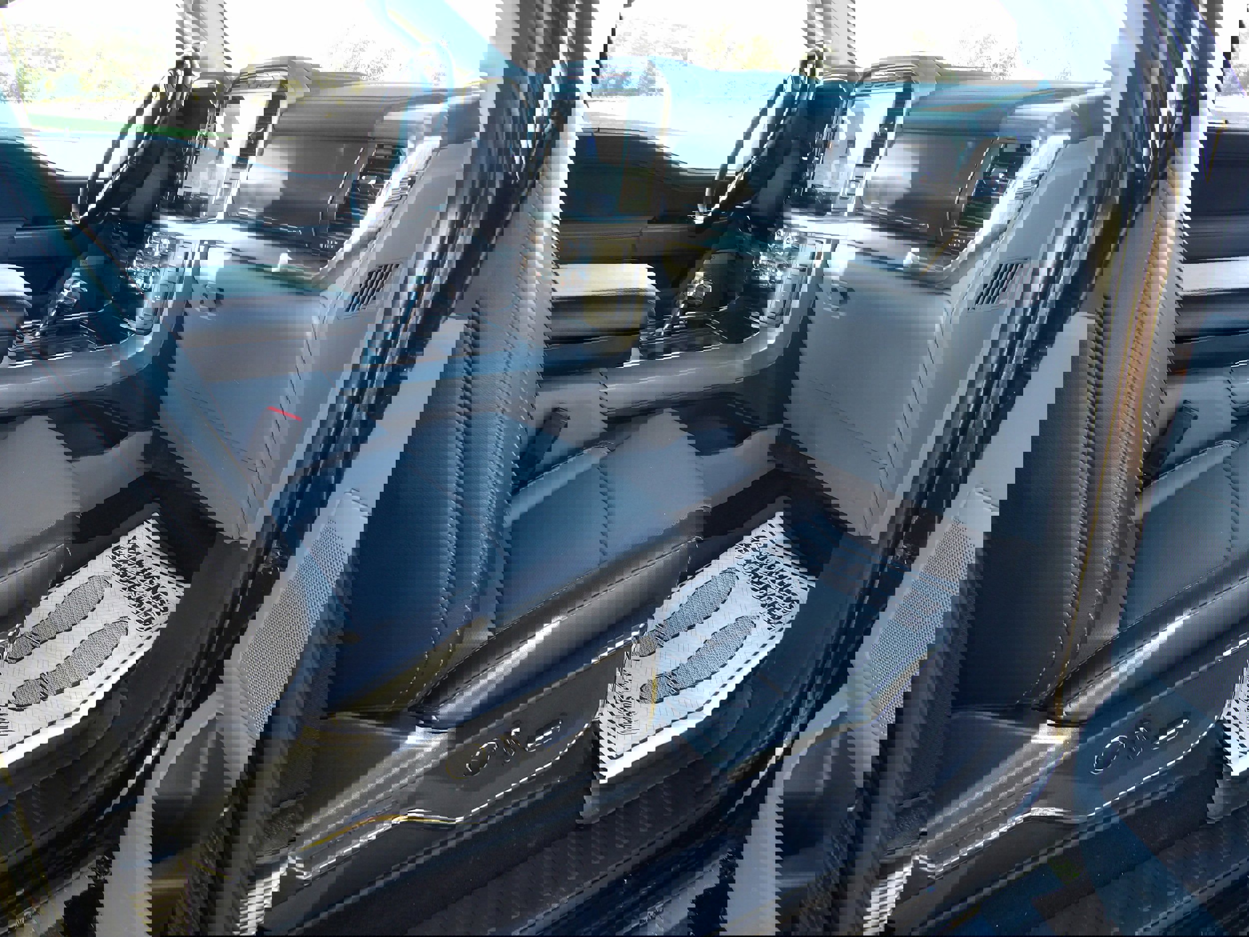 Used 2021 Ford F150 Lariat w/ Equipment Group 502A High image 10