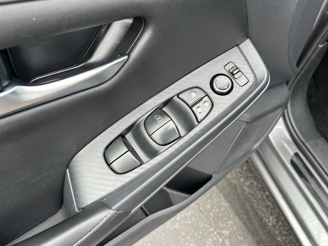 Used 2024 Nissan Sentra SV FWD image 10