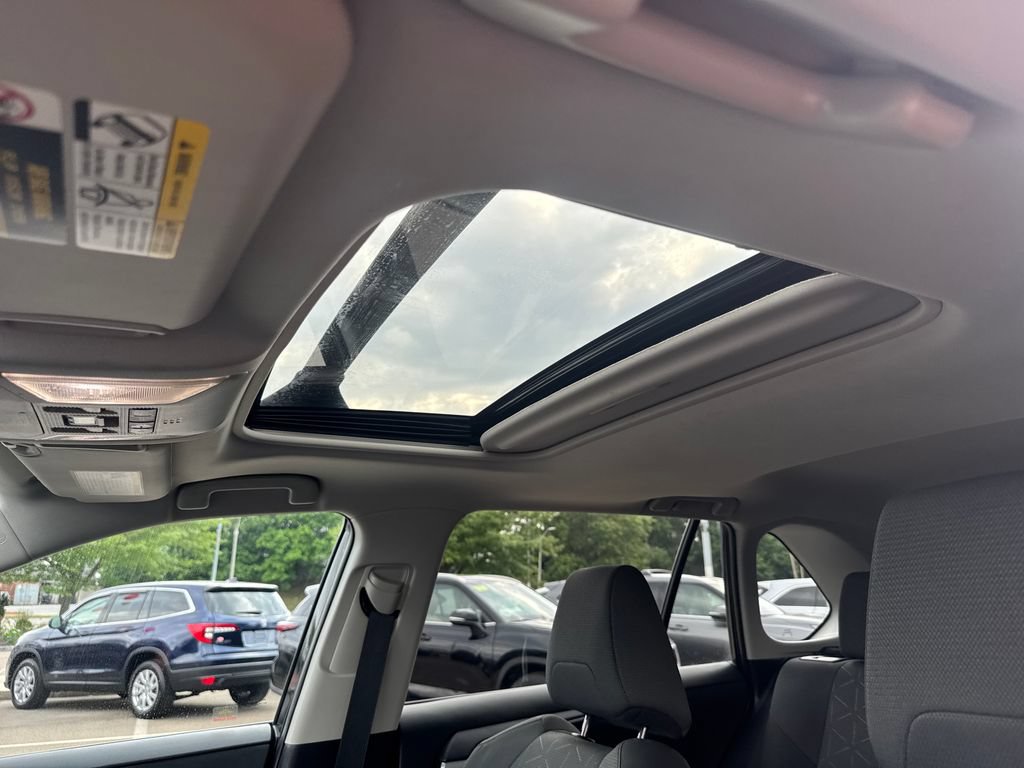 Used 2022 Toyota RAV4 XLE w/ Convenience Package AWD/4WD image 17