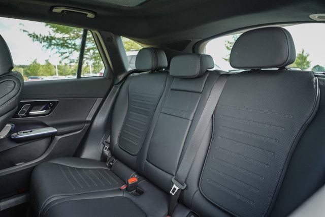 Certified 2025 Mercedes-Benz GLC 300 4MATIC image 28