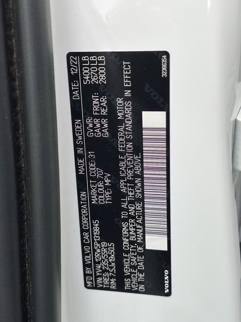 Certified 2023 Volvo XC60 B5 Plus w/ Climate Package image 39