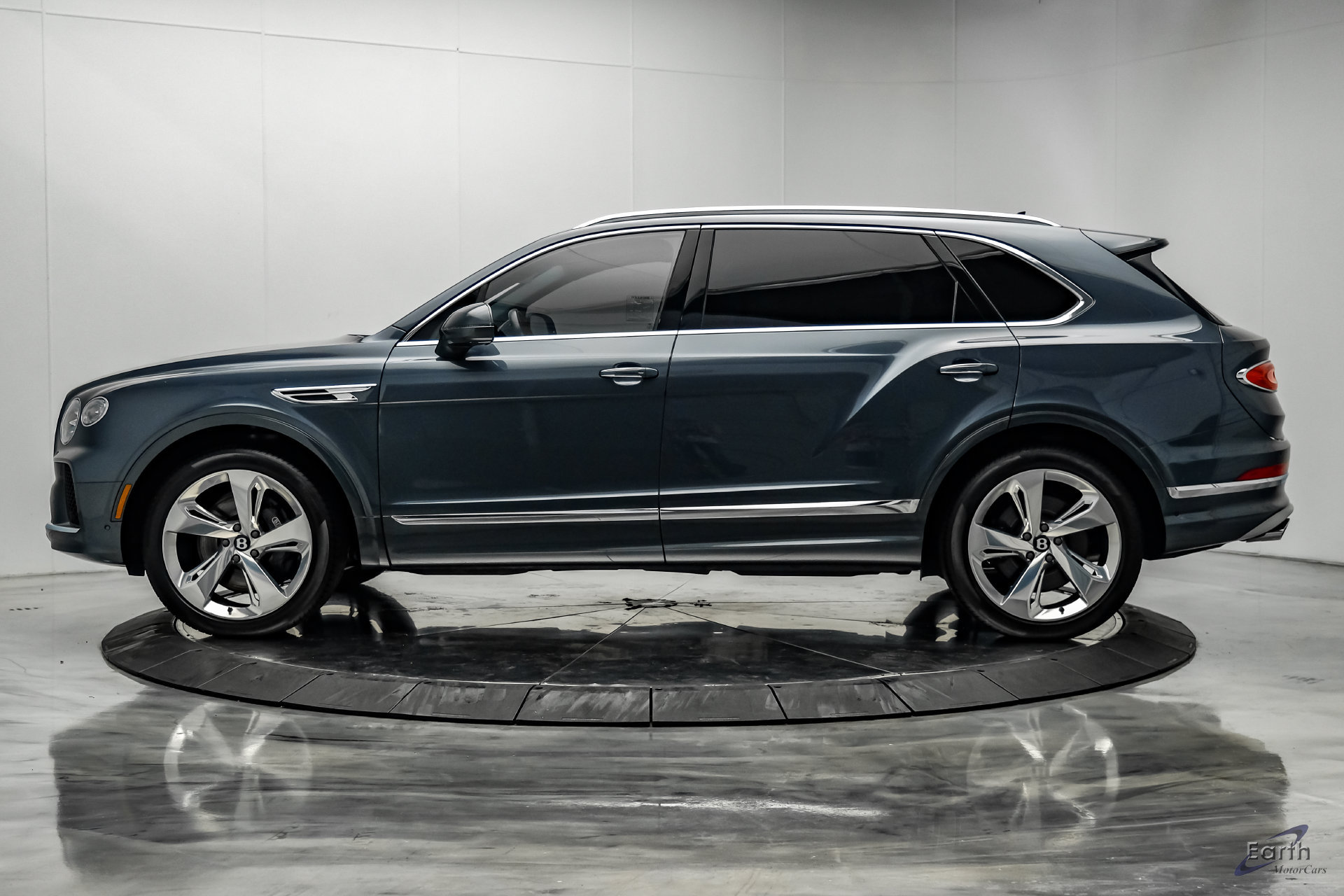 Used 2023 Bentley Bentayga Extended Wheelbase AWD/4WD image 7