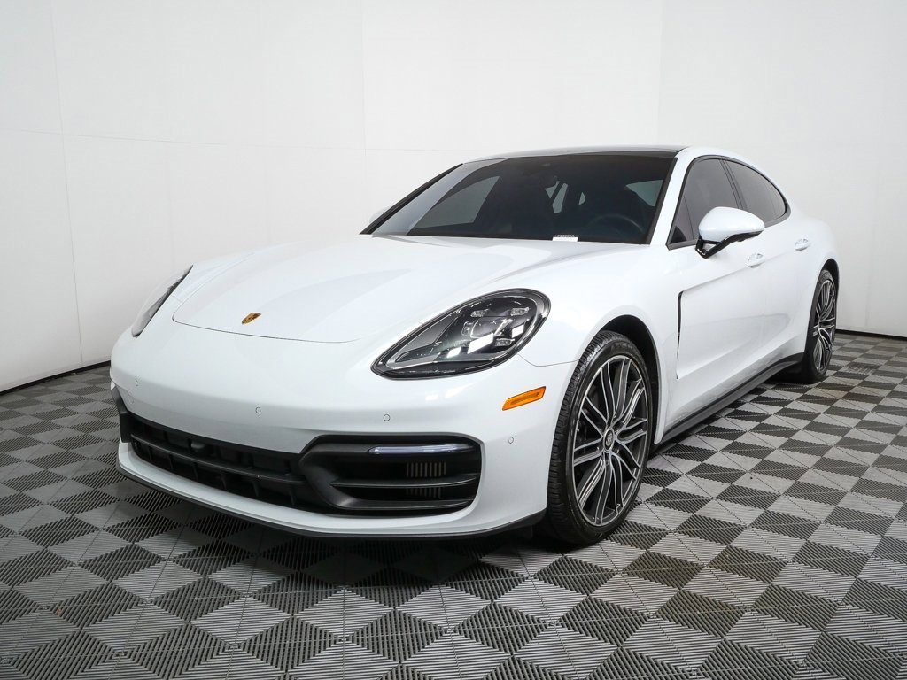 Certified 2022 Porsche Panamera 4 image 1
