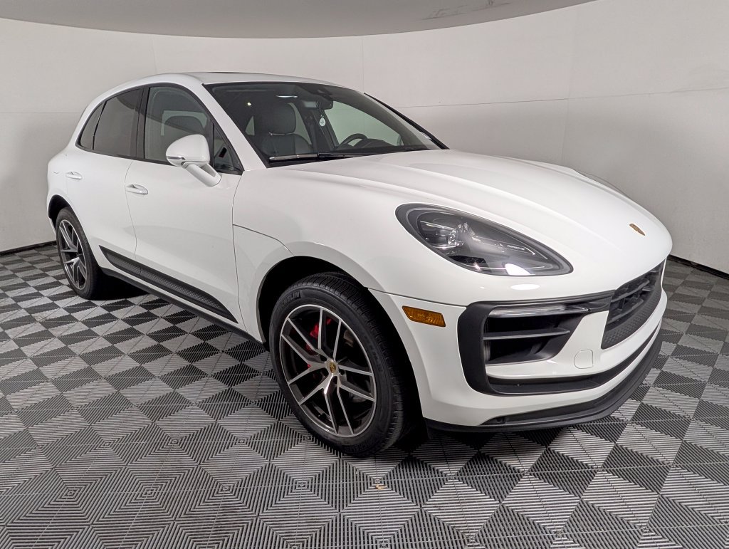 Certified 2023 Porsche Macan S AWD/4WD image 8