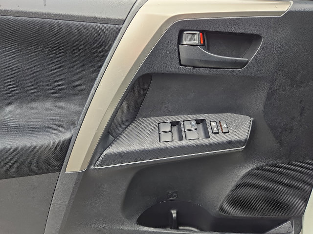 Used 2014 Toyota RAV4 LE AWD/4WD image 12
