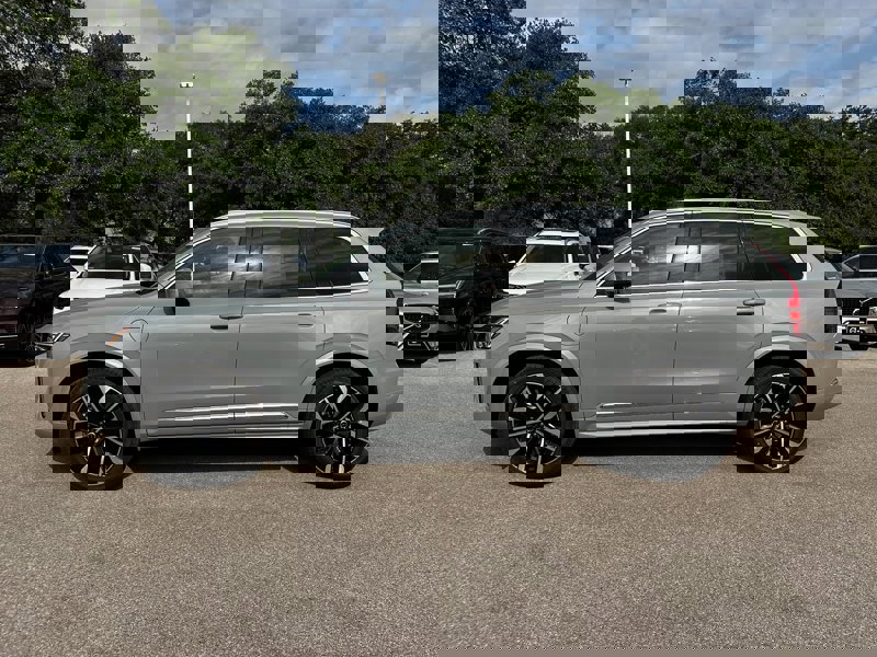 Used 2025 Volvo XC90 T8 Core w/ Climate Package image 3